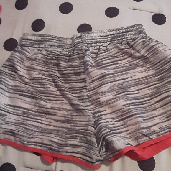 Shorts - Picture 3 of 3